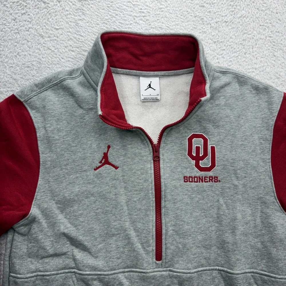 Jordan Oklahoma Sooners Quarter Zip Pullover Grey Crimson Mens Small NCAA Fleece